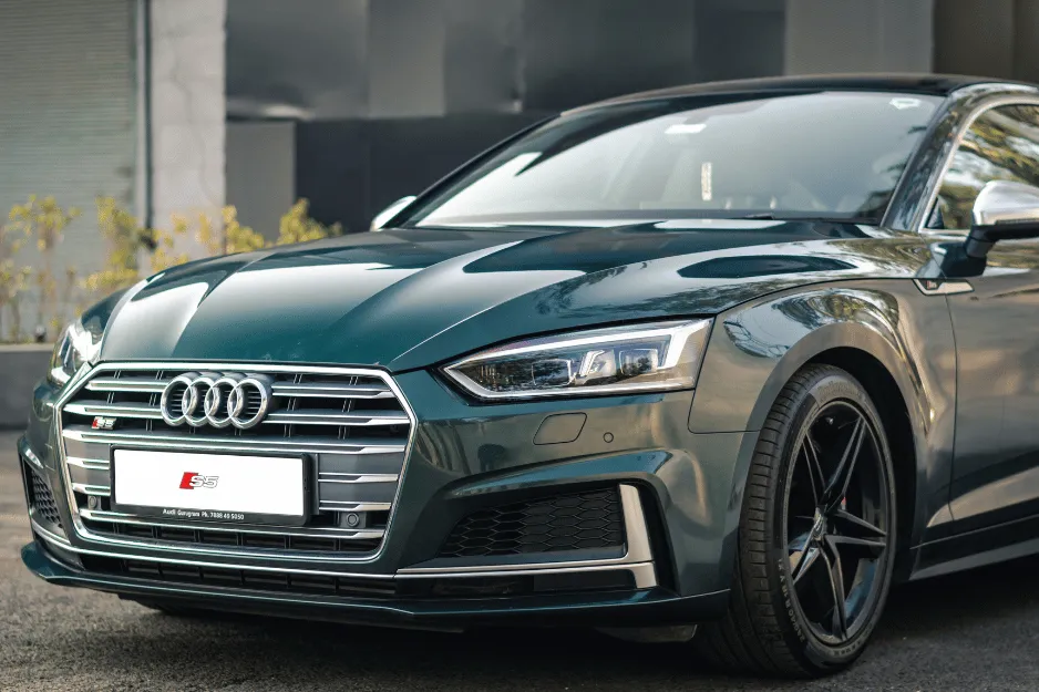 Audi S5のフロント部分